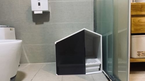 Customer photo review of Furrytail XL Semi-Closed Glow House Cat Litter Box with Scoop