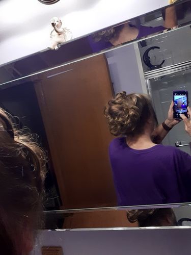 Customer photo review of JuvaBun Messy Bun