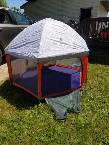Customer photo review of Pop N' Go® Playpen