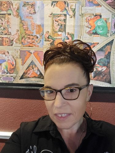Customer photo review of JuvaBun Messy Bun