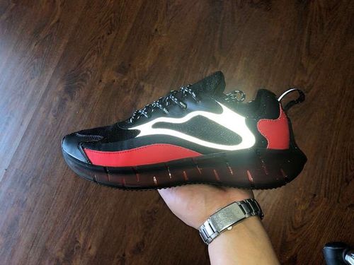 Customer photo review of Crios Rommel Sneakers