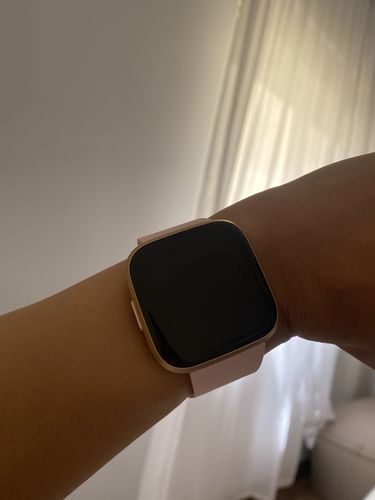 Customer photo review of Fitbit Versa 2