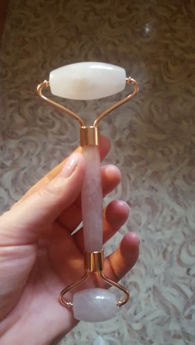 Customer photo review of Jade Face Roller - Smoother Skin Today