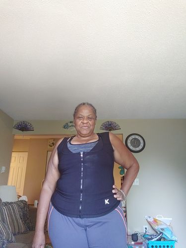 Customer photo review of Women's Zipper Heat Trapping Sweat Vest