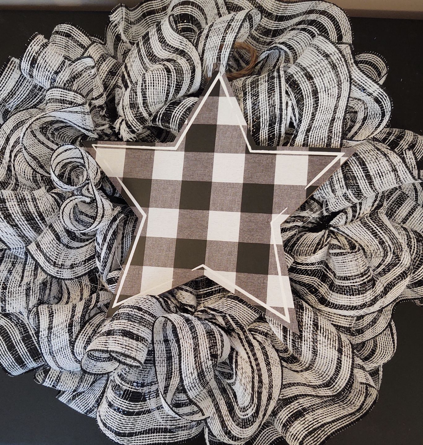 Customer photo review of 15"Wire,25"Oad-Pencil Work Wreath X18 Ties, Black XX750302