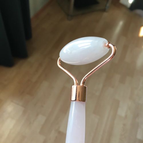 Customer photo review of Jade Face Roller - Smoother Skin Today