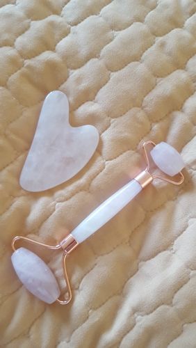 Customer photo review of Jade Face Roller - Smoother Skin Today