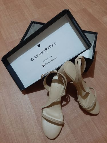 Customer photo review of Laura Nude