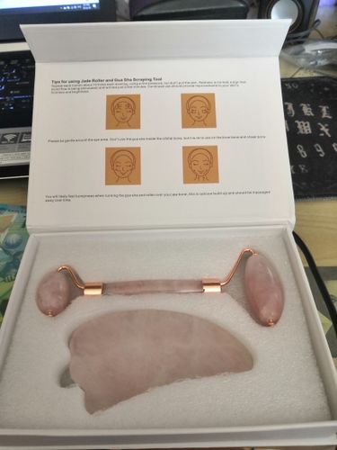 Customer photo review of Jade Face Roller - Smoother Skin Today