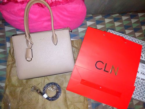 Customer photo review of Eager Handbag