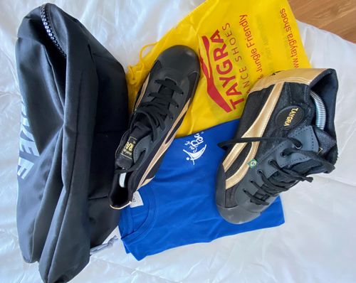 Customer photo review of Unisex High Top Sneakers - Black & Gold