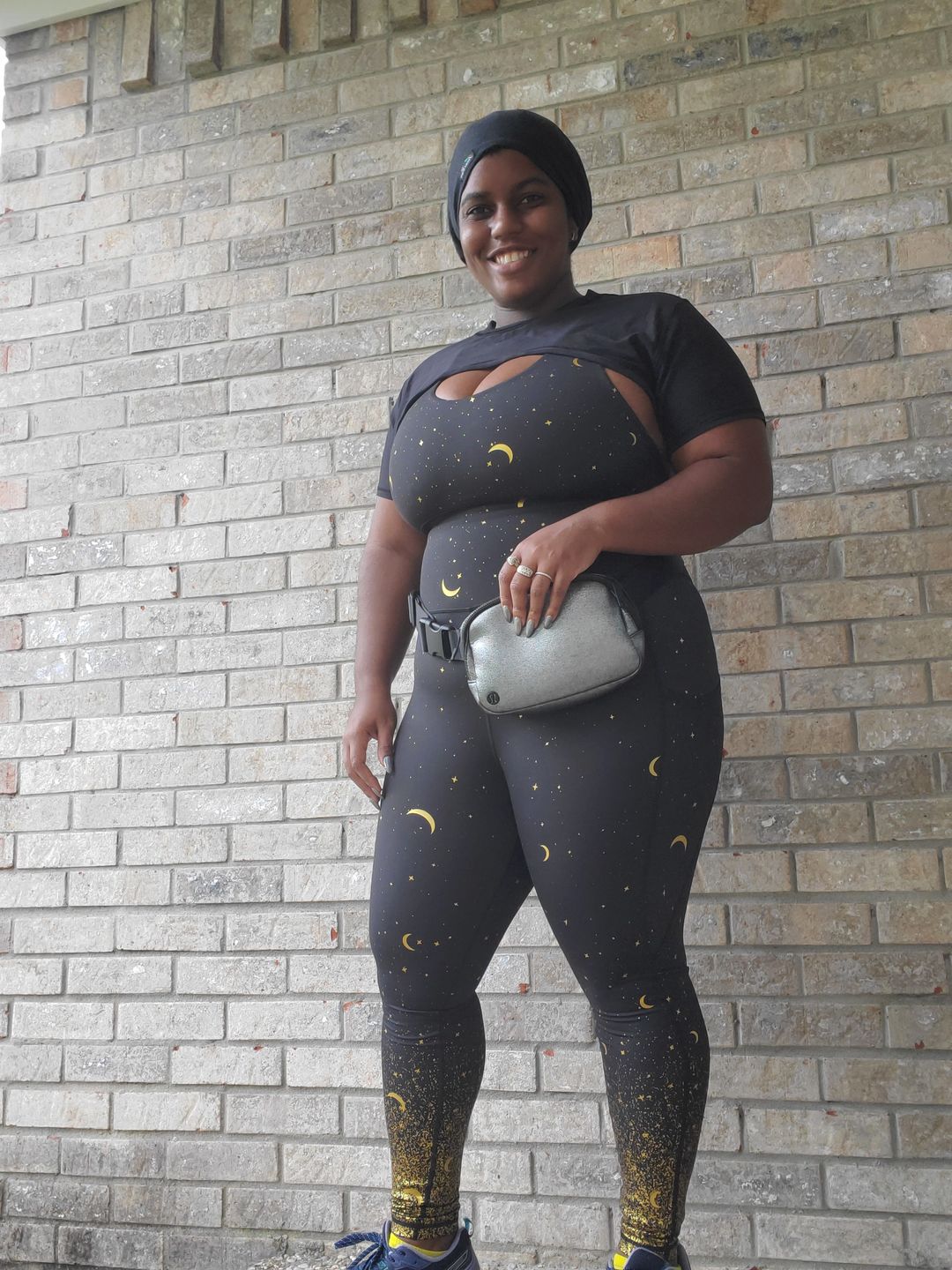 Customer photo review of Criss Cross Sports Bra - Moons | MT SPORT