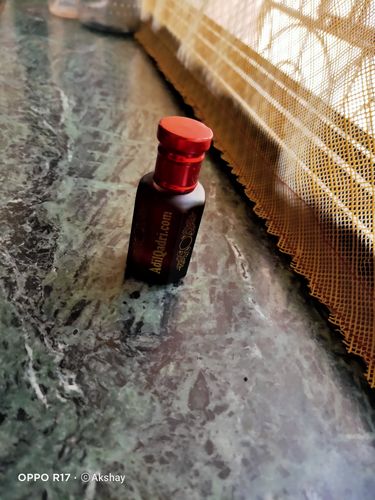 Customer photo review of Adilqadri Zamzam Attar Premium Quality Attar It has long lasting and very Addictive fragrance