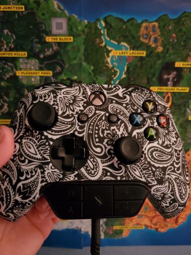 Customer photo review of White Motif - XBOX One Controller Skin