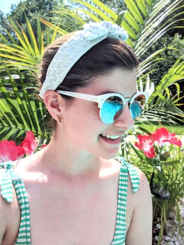 Customer photo review of SLIM IVORY PEARL BOW TIE HEADBAND