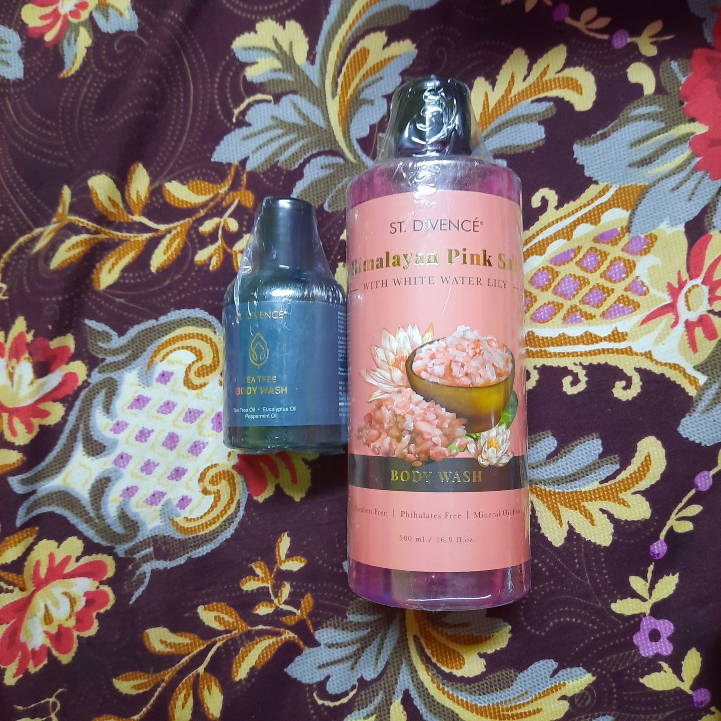 Customer photo review of Himalayan Pink Salt with White Water Lily Body Wash, 500 ml