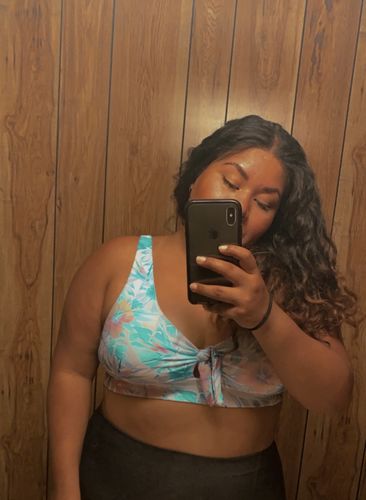 Customer photo review of Front Knot Gym to Swim Sports Bra - White Floral