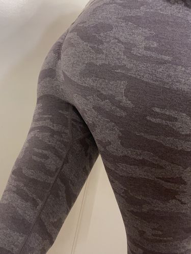 Customer photo review of Camo Seamless Leggings