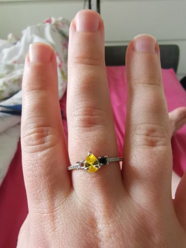Customer photo review of Harry Potter Hogwarts Candle - Hogwarts House Ring Collection