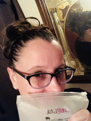 Customer photo review of JuvaBun Messy Bun