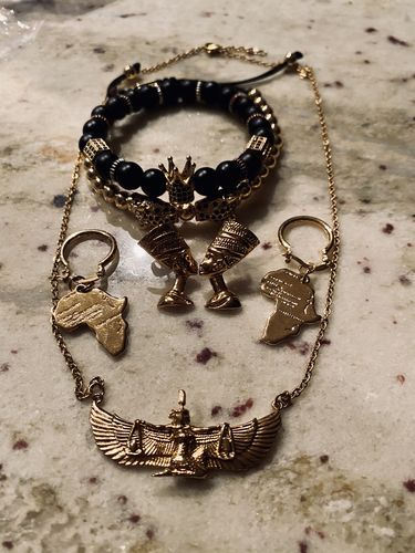 Customer photo review of Crown Bracelet Bundle