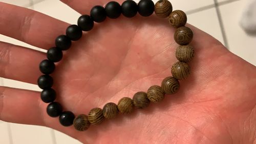 Customer photo review of Zedernholz Armband