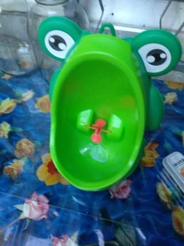 Customer photo review of Frog Kids Potty Trainer