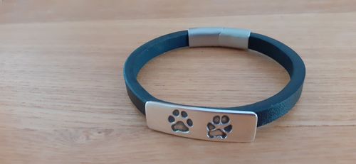 Customer photo review of Paw Print Bracelet - Leather Cuff