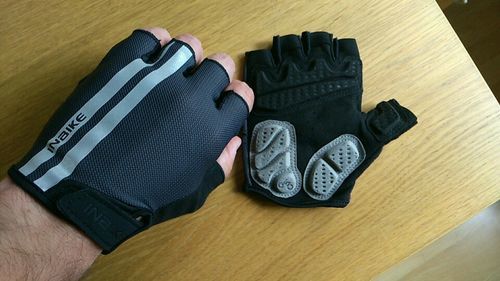 Customer photo review of INBIKE Half Finger Gel Pad Cycling Gloves