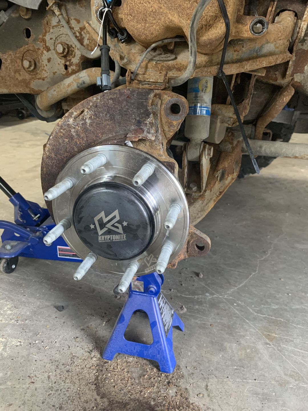 Customer photo review of 1999-2010 Duramax 8-Lug Wheel Bearing (KR310)
