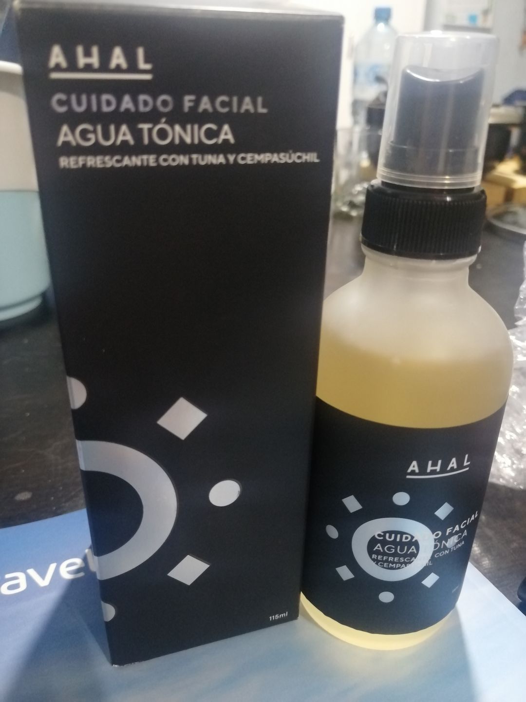 Customer photo review of Agua Tónica Refrescante con Tuna y Cempasúchil