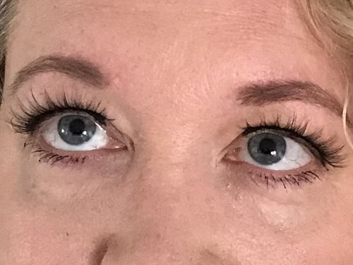 Customer photo review of Sapphire Magnetic Eyelashes and Eyeliner Kit