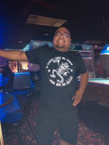 Customer photo review of Si Saben Como Me Pongo Cinco Borracho T-Shirt