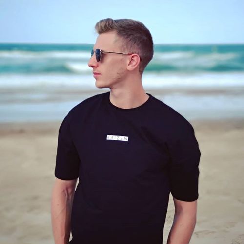 Customer photo review of DROP-SHOULDER TEE