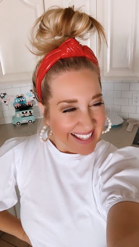 Customer photo review of YELLOW DAISY EYELET HEADBAND