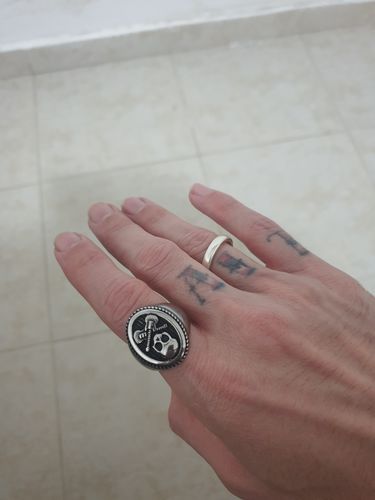 Customer photo review of ROCK STAR SKULL RING