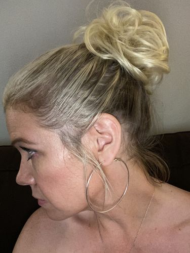 Customer photo review of Top Knot Ponytail Holder