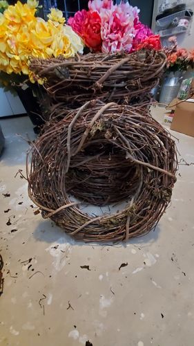Customer photo review of 14" Oval Grapevine Wreath