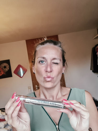 Customer photo review of LIP BOOSTING SERUM