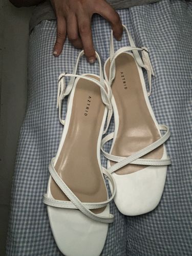 Customer photo review of Zen White