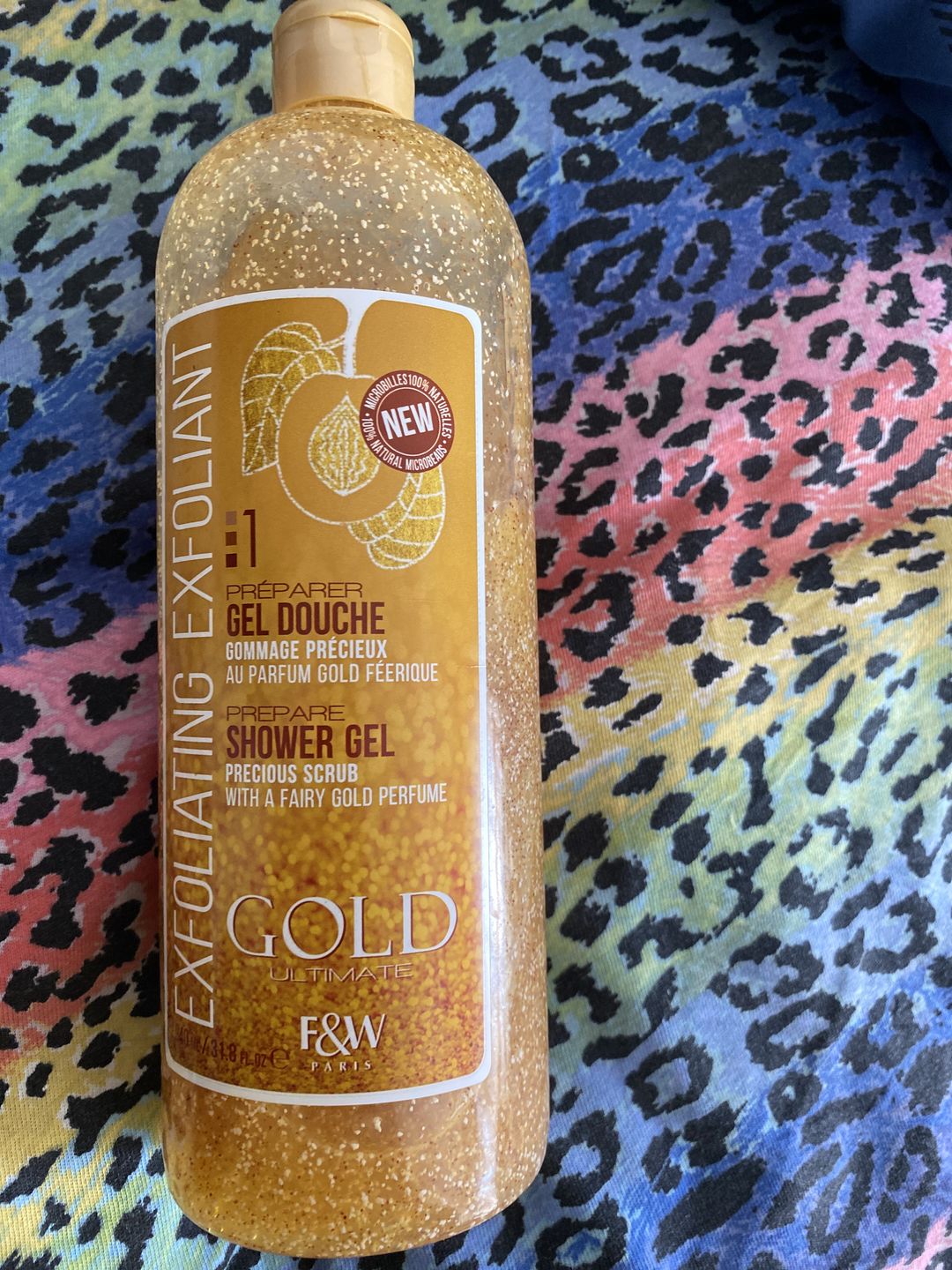 Customer photo review of Fair & White Gold Exfoliating Shower Gel scrub NEW - Invigorates skin - 940ml / 31.8 fl oz