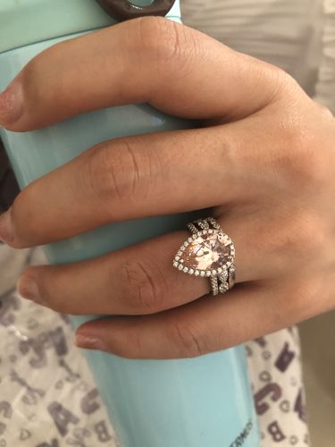 Customer photo review of Louily Halo Pear Cut Synthetic Morganite 3-Pieces Wedding Ring Set