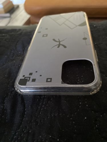 Customer photo review of Coque ⵣ 'yaz' pour iPhone