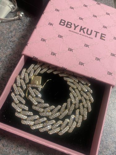 Customer photo review of MINI SASSY CUBAN LINK CHAIN