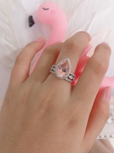 Customer photo review of Louily Halo Pear Cut Synthetic Morganite 3-Pieces Wedding Ring Set