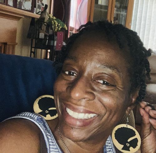 Customer photo review of Curly Hair Wash and Go System with Organic Castor Oil for Strengthening Hair with  Vanilla Berry Fragrance (Step 1 - 4)