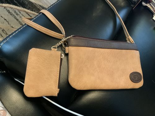 Customer photo review of Catchy Clutch