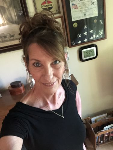Customer photo review of JuvaBun Messy Bun