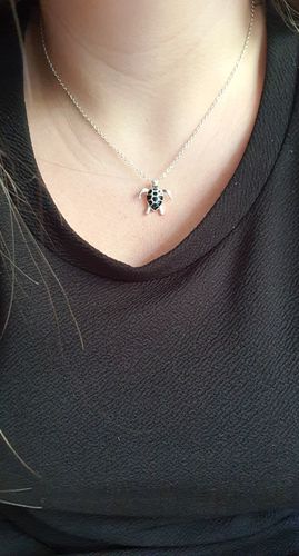 Customer photo review of Pendentif Tortue - Carapace Noir