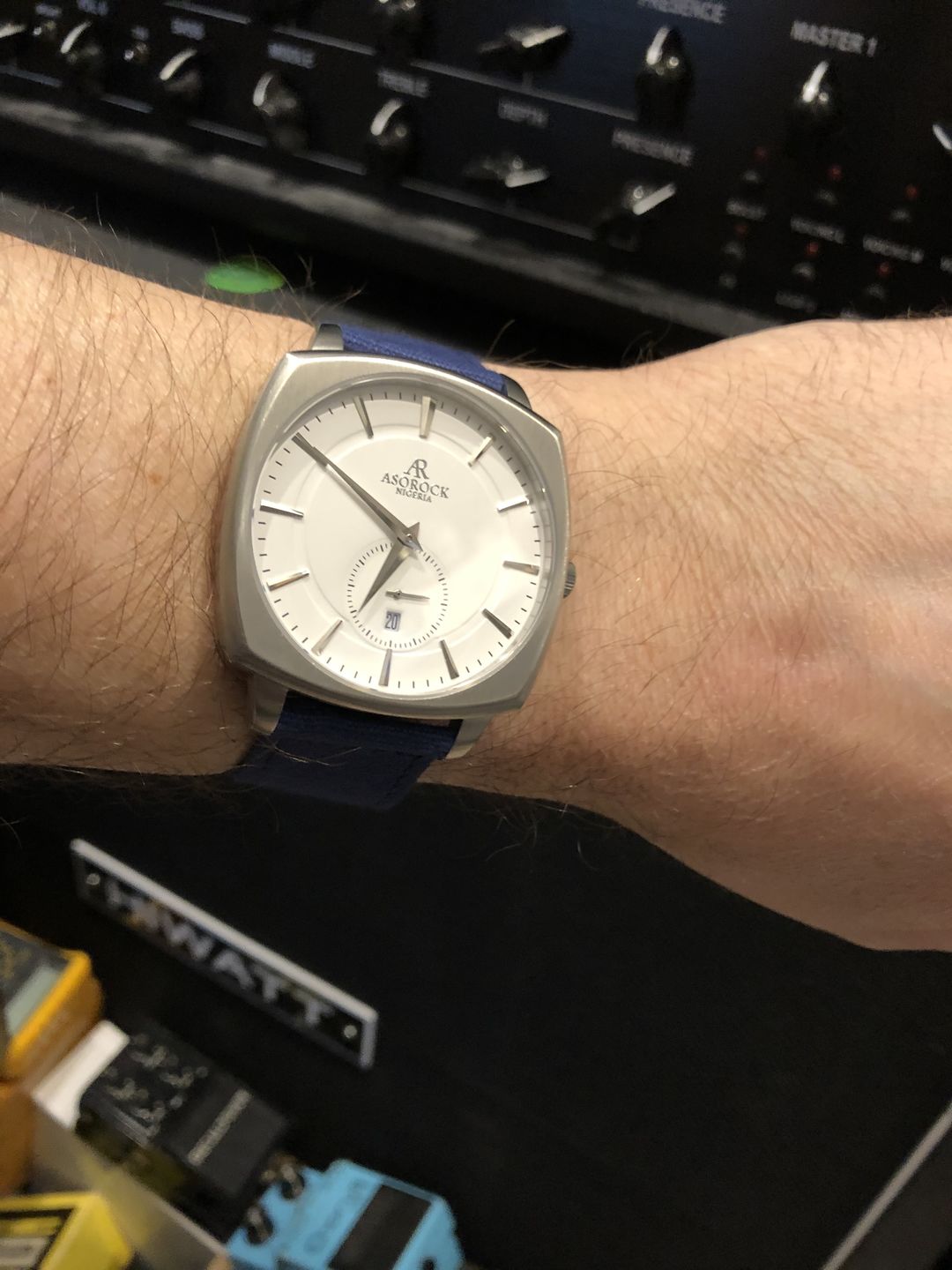 Customer photo review of Silver/White Monolith